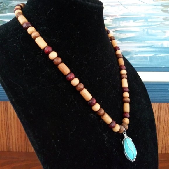 **CLEARANCE SALE** Southwest Style Necklace with Faux Turquoise Pendant - Picture 7 of 10